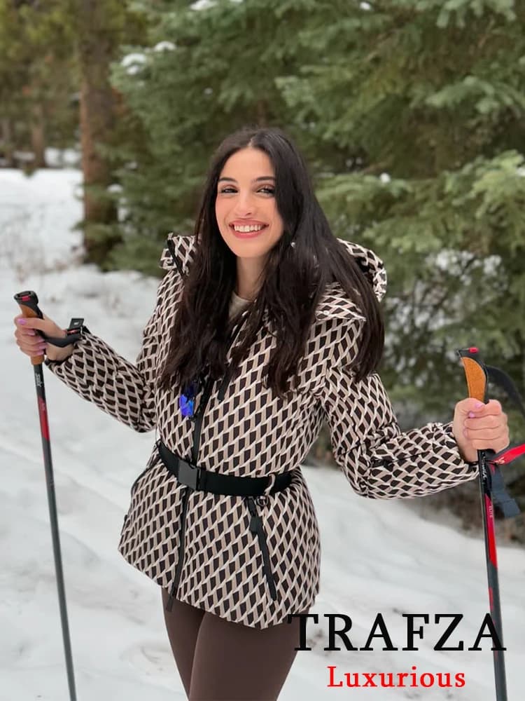 TRAFZA Vintage sólido mujeres chaquetas de gran tamaño cremallera fajas con capucha bolsillos abrigos gruesos moda 2025 Otoño Invierno abrigos para vacaciones