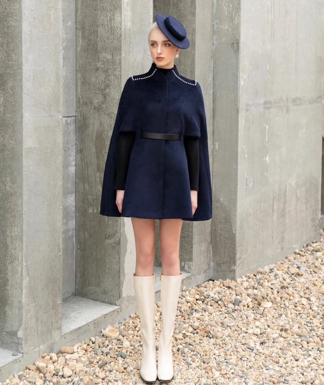 Invierno lana de cachemira negro y azul marino con perla en el hombro aspecto delgado capa elegante prendas de vestir de invierno únicas