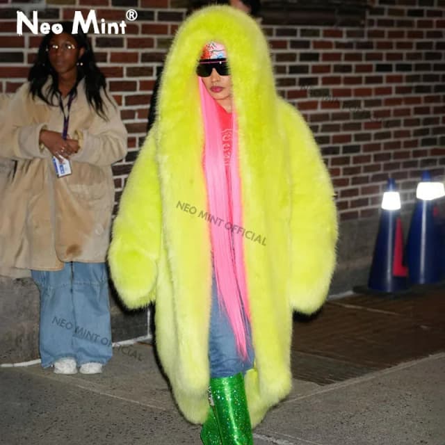 Neo Mint-abrigo largo de piel sintética con capucha para mujer, marca de lujo, moda de pasarela, abrigo grueso verde neón Ins Nicki Minaj, prendas de vestir exteriores