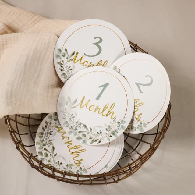 Tarjetas conmemorativas mensuales número 0 12, papel para bebé recién nacido, accesorios de fotografía de edad grabados en madera, regalo de nacimiento
