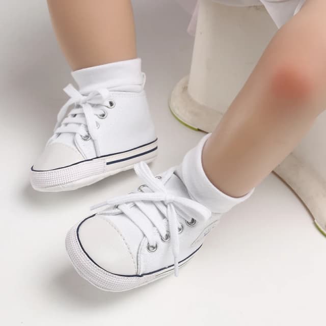 Zapatos antideslizantes para bebé, zapatillas clásicas de lona para recién nacido, deportivas con estrellas